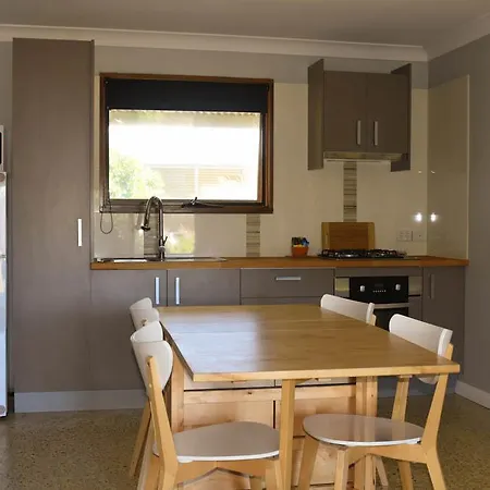 Swan Valley Sisters Henley Brook Exterior photo