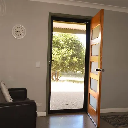 Swan Valley Sisters Henley Brook Exterior photo